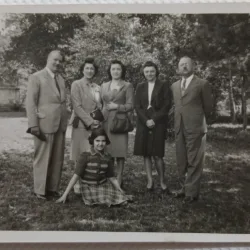 Fotografie tip Carte postala, Grup de prieteni la plimbare, 1941