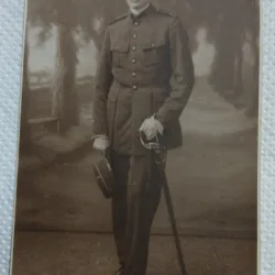 Fotografie tip Carte postala, Militar in parc, 1927