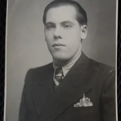 Fotografie tip Carte Postala, Portret de barbat, 1936