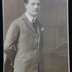 Fotografie tip Carte Postala, Tanar cu mustata, 1929