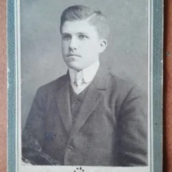 Fotografie tip CDV, tanar perioada interbelica