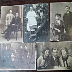 Fotografii tip carte postala, familii din perioada interbelica, set de 5, necirculate