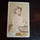 fotografie tip CDV , Tanara fata cu flori in mana , Galatz (Galati) - Atelier de fotografie F.Hild