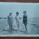 Fotografie, 3 prietene la plaja la Mamaia, printre ele si mama lui Geo Litarczek, parintele radiologiei romanesti, 1932