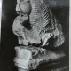 Fotografie, cap de leu funerar