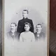 Fotografie de familie, pe carton, sfarsit de secol XIX