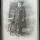 Fotografie pe carton, fetita cu basca, inceput de secol XX