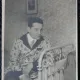 Fotografie tip Carte Postala, Barbat cu cravata si halat, perioada interbelica