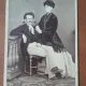 Fotografie tip CDV, barbat si femeie, sfarsit de secol XIX