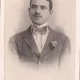 Fotografie tip CDV - perioada interbelica, reprezentand un barbat