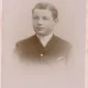 Fotografie tip CDV - perioada interbelica, reprezentand un barbat