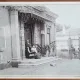 Fotografie pe carton, sot si sotie in pragul casei, perioada interbelica, Bucuresti