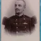 Fotografie tip CDV, Subofiter de infanterie, francez in uniforma de ceremonie, inceput de secol XX