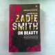 ON BEAUTY - ZADIE SMITH  (CARTE IN LIMBA ENGLEZA)